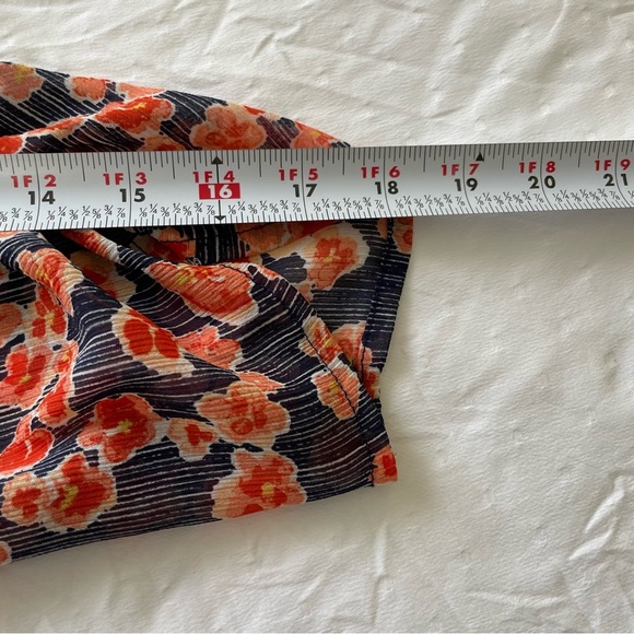 Torrid Women’s Size 1X orange blue white 3/4 sleeves sheer blouse polyester - Picture 8 of 9